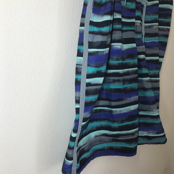 NIKE Swim Trunks. Men’s Size Medium - Picture 4 of 8